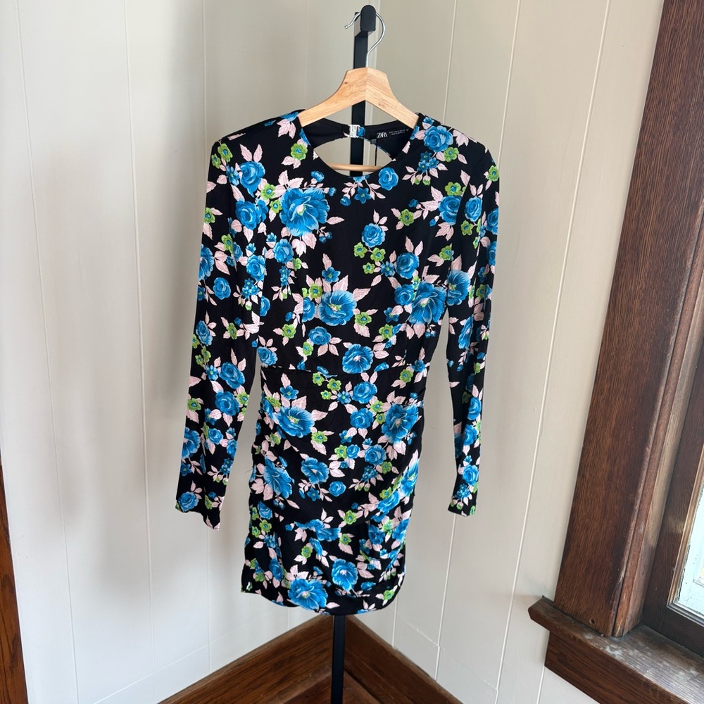 Zara Women’s S Black Blue Floral Long Sleeve Mini Ruched Cutout Back Dress NWOT